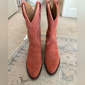 Tecovas in pink! Size 5.5